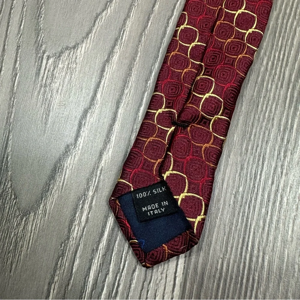 Jos. A. Bank Made in Italy Maroon Silk Tie Men’s Geometric Pattern Business Form - Picture 3 of 4